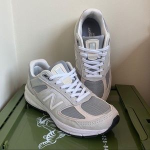 ISO New Balance 990v5 Nimbus Cloud w/ Silver